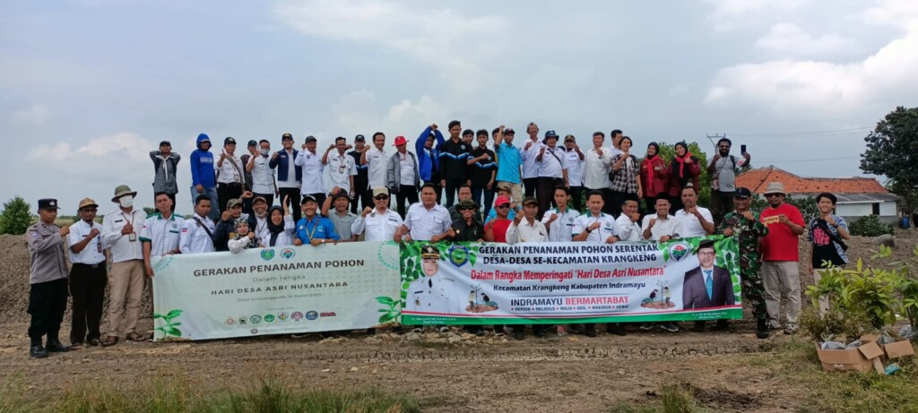 Karangtaruna Desa Luwunggesik Kompak Lestarikan Lingkungan Dengan Penanaman Pohon Serentak